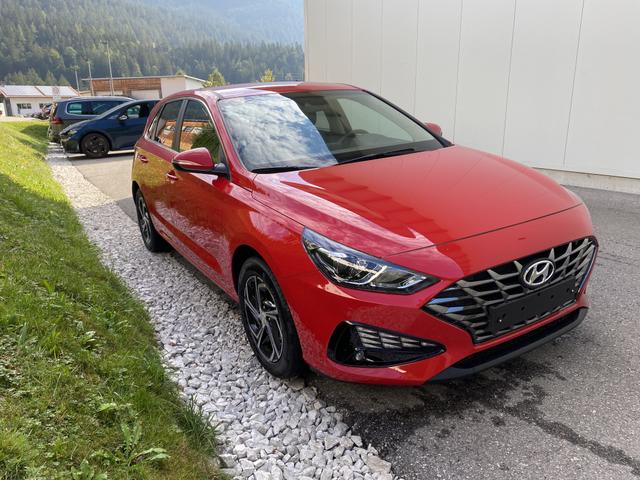 Hyundai i30 Pure Pure1.5 T-GDi 81kw LED, App-Connect,...