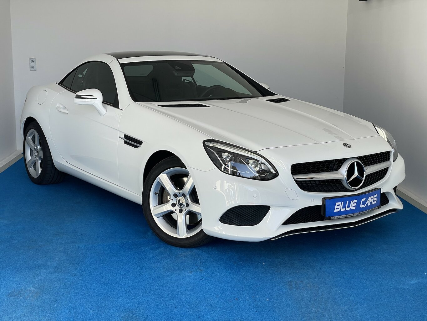 Mercedes-Benz SLC 200 PANO/NAVI/Airscarf/PDC/SHZ